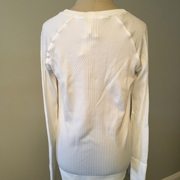 Lululemon performance top - Picture 2 of 3